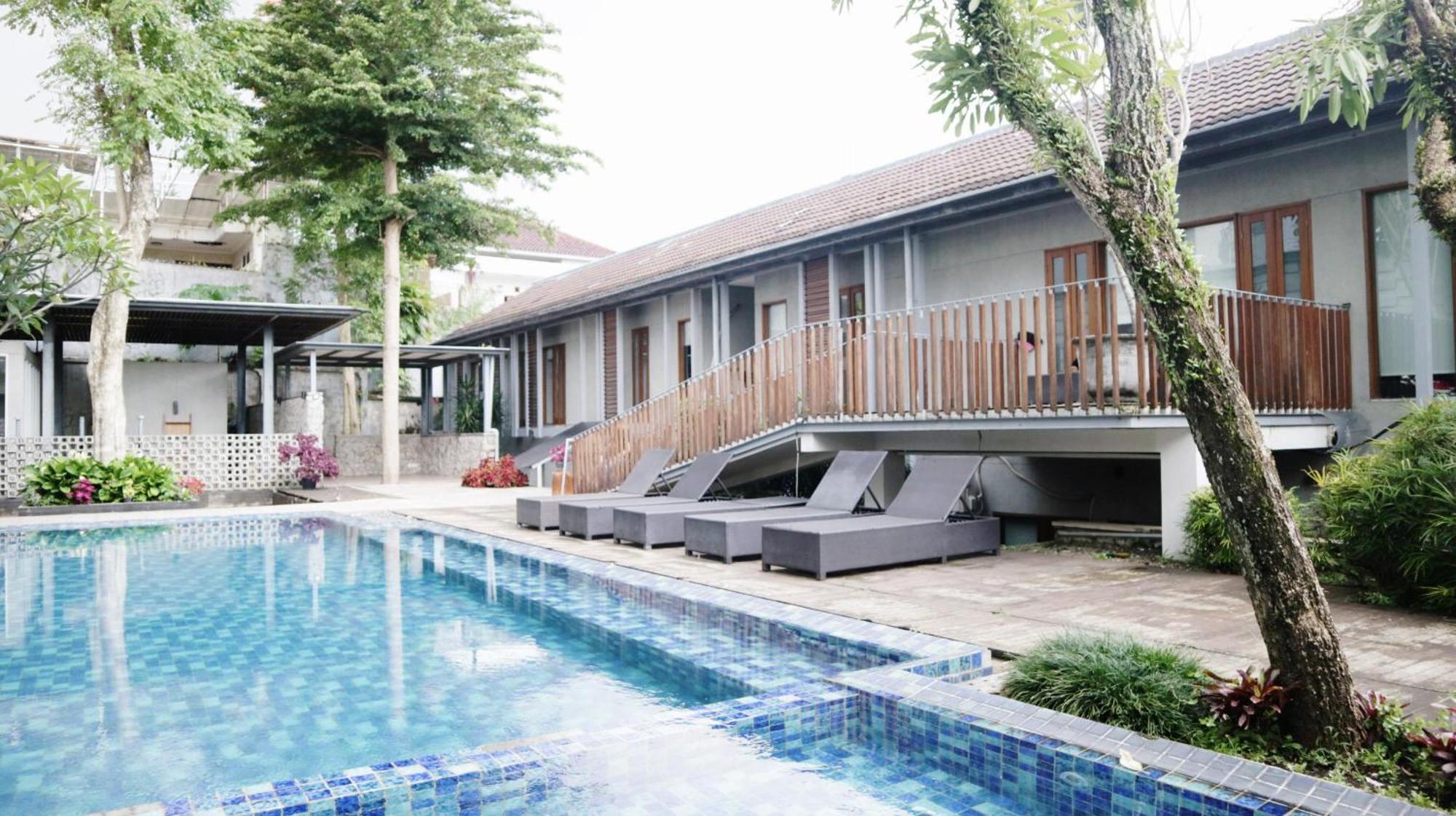 Proven Living Hotel Bandung Exterior photo